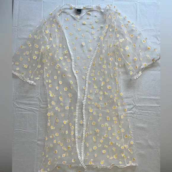 Boho Cottagecore White Kimono with Yellow Daisies - Picture 2 of 5